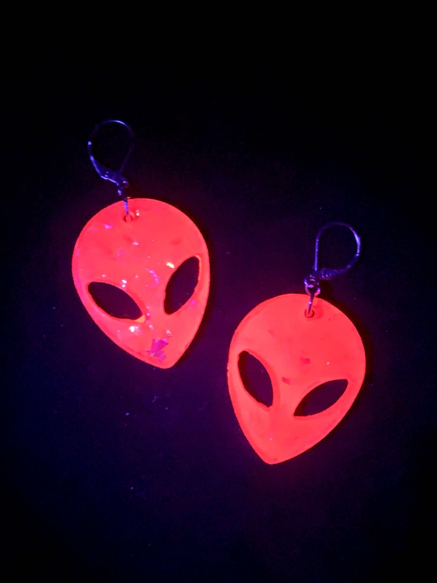 Blacklight Hot Pink Glitter Alien Head Earrings, Blacklight Reactive - LumiFae